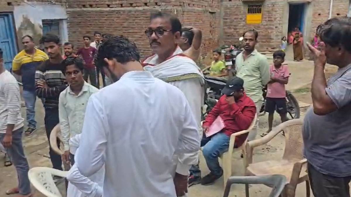 शोकाकुल परिजन