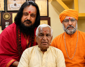 राम मंदिर चंदा विवाद: संतों का फूटा आक्रोश, चंपत राय पर उठे सवाल, पुजारी महासंघ बोला-पद पर बैठे लोग ही जवाबदार Ujjain Seers Slam Champat Rai Over Ram Temple Fund Row: Demand Trust Dissolution, Fair SIT Probe