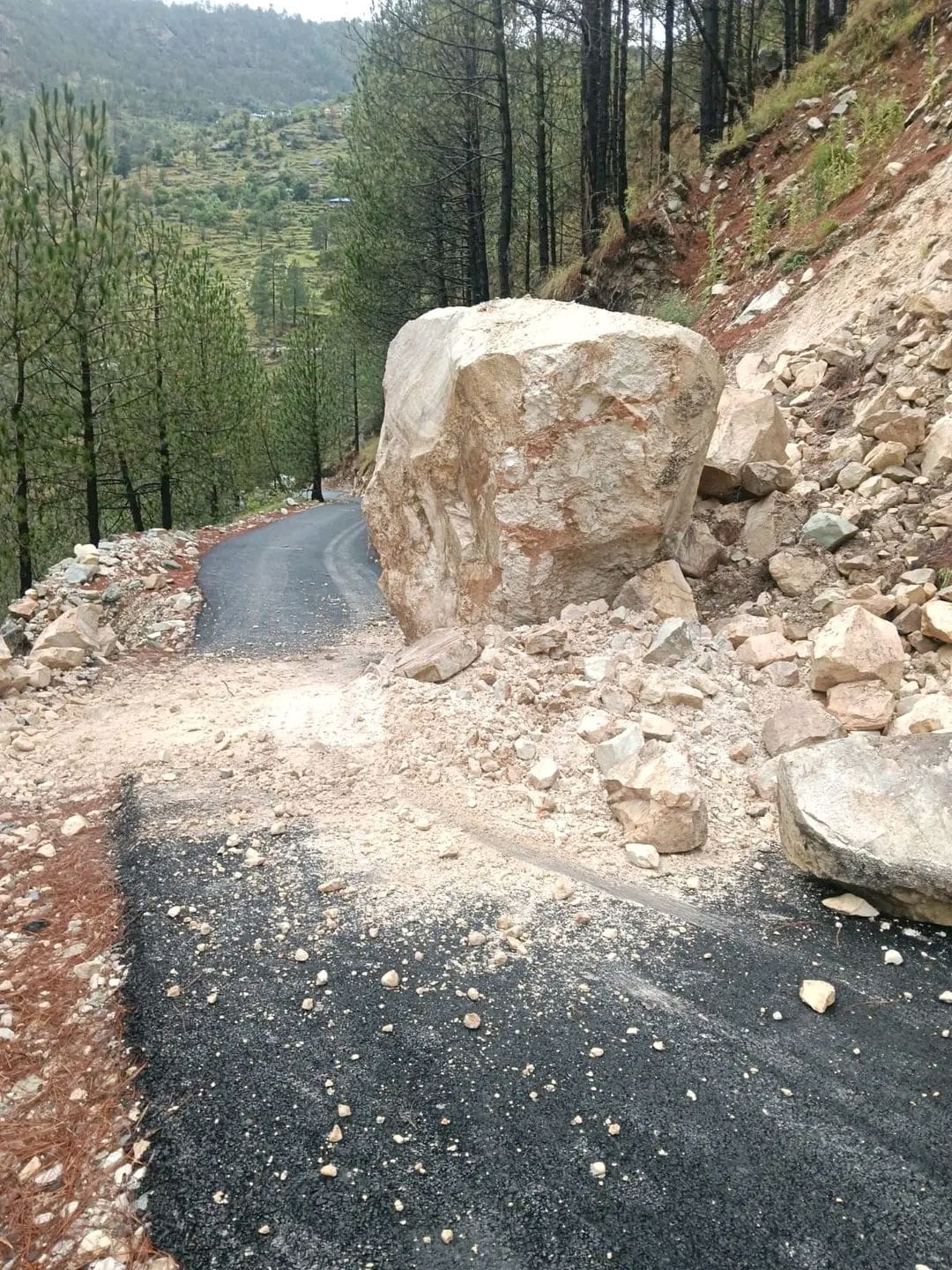 Traffic remained stalled for 14 hours due to a landslide near Anu Kainchi in Seri