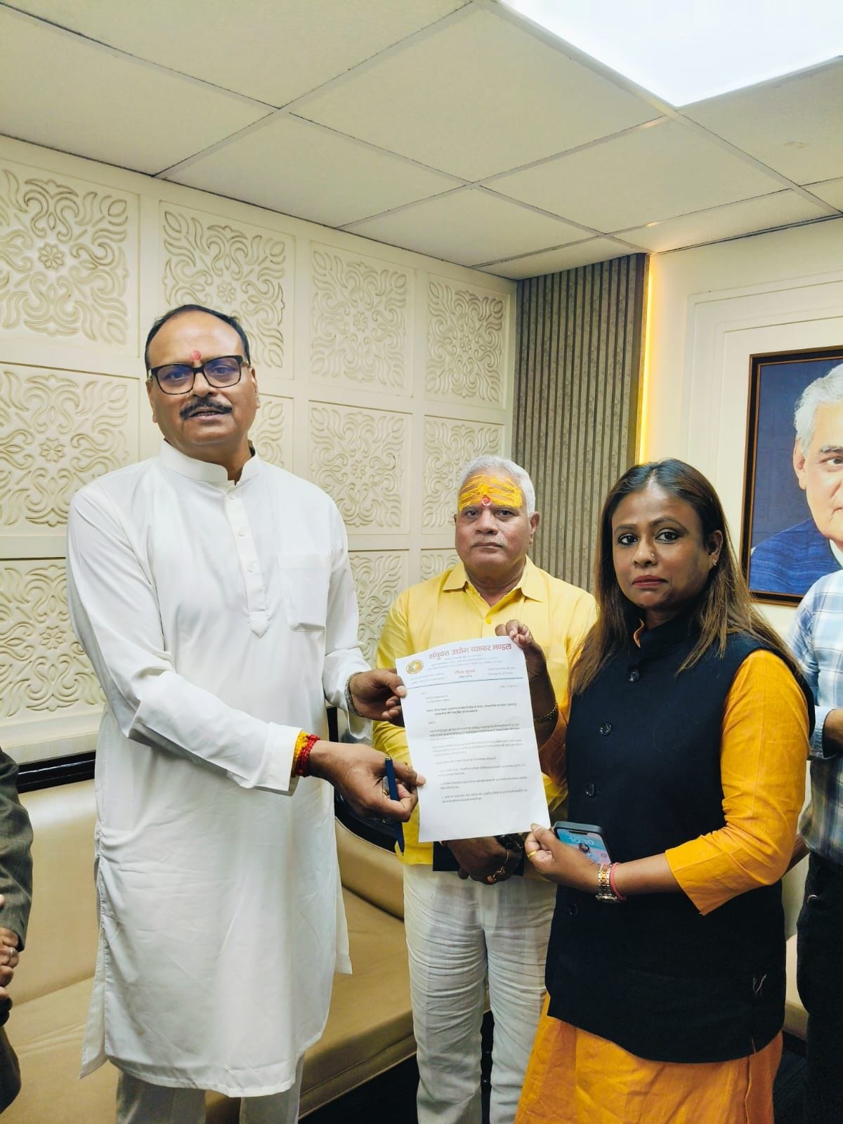 Demand for fire safety raised by submitting a memorandum.