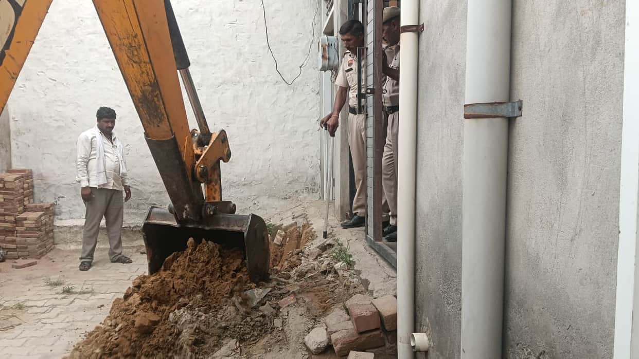 Anti-encroachment drive proves to be a 'paper tiger'; massive convoy yields no results