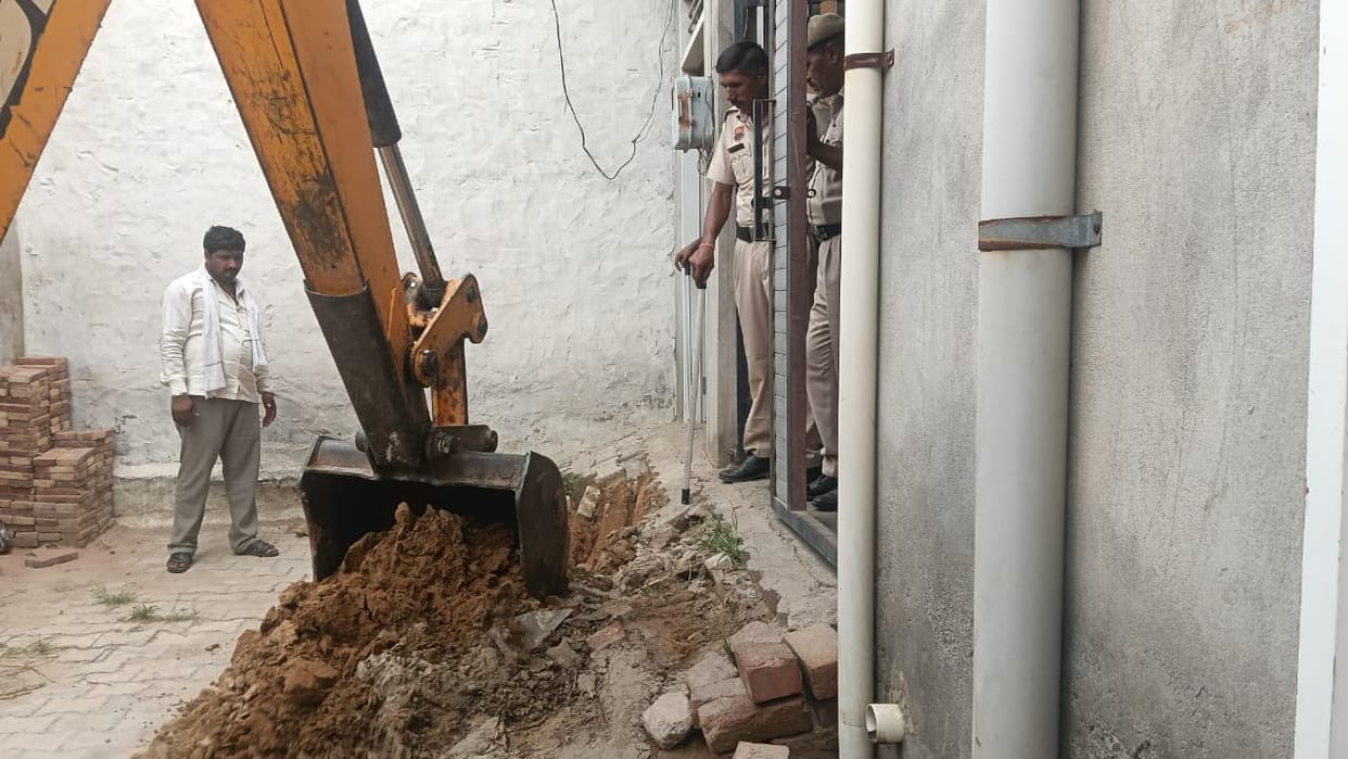 Anti-encroachment drive proves to be a 'paper tiger'; massive convoy yields no results