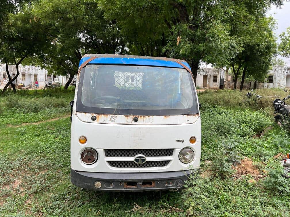 दौसा रेडिटर फटा टैंपो