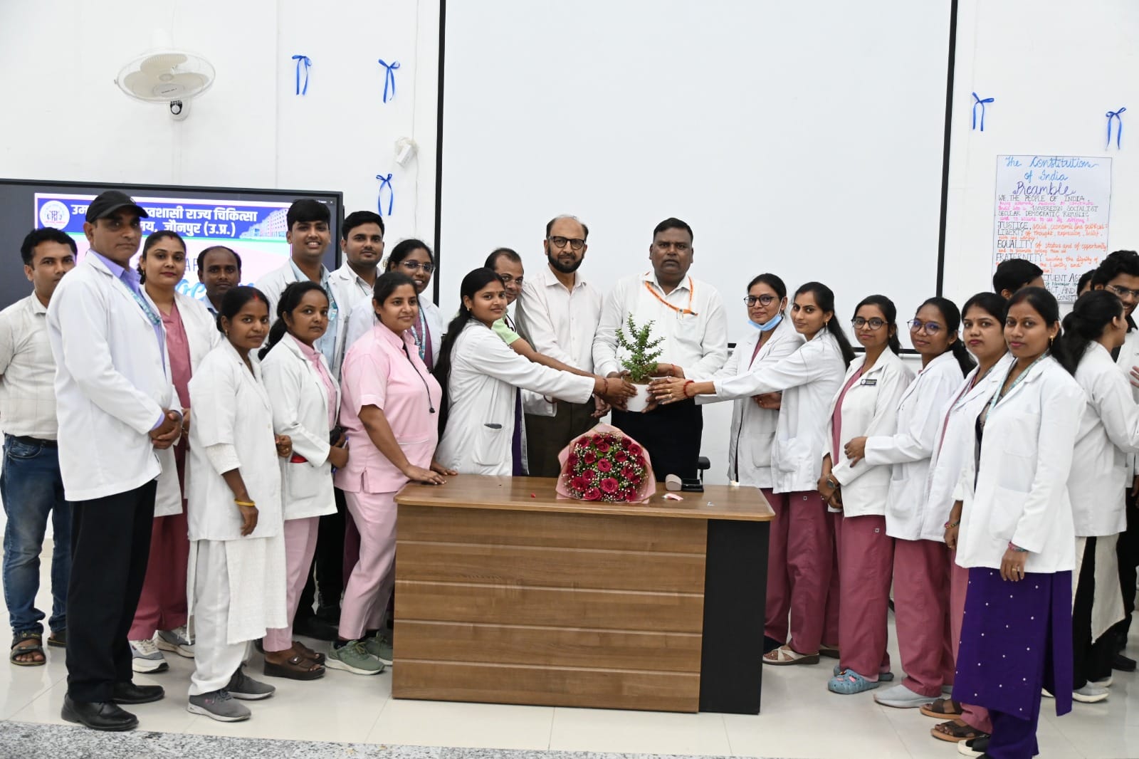 उमानाथ सिंह स्वशासी राज्य चिकित्सा महाविद्यालय, सिद्धिकपुर में राष्ट्रीय चिकित्सक दिवस के अवसर 