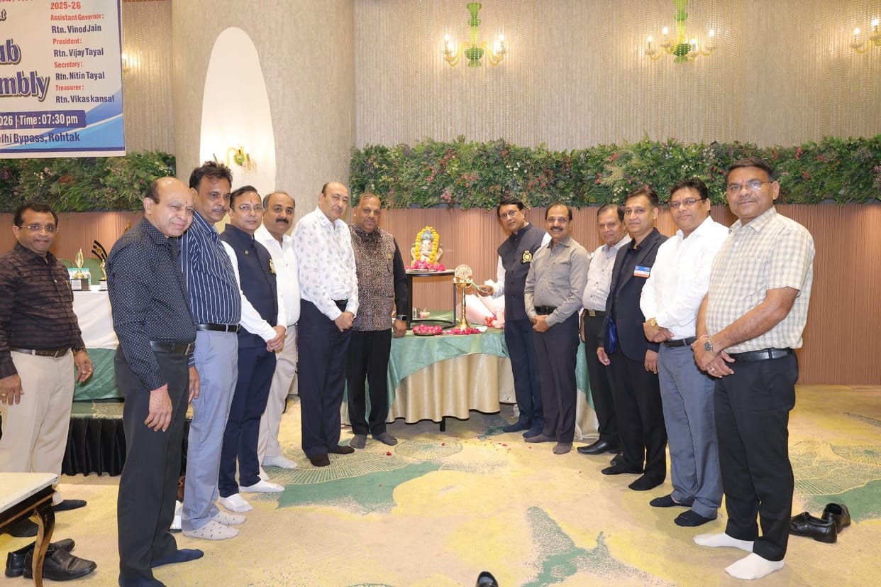 Sanjay Parik of Rotary Club of Rohtak Sapphire elected President.