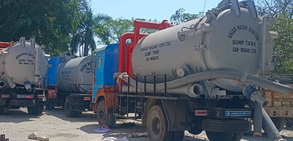 Municipal Corporation wakes up late... monsoon rains have begun, yet only 20% of sewer and stormwater lines are cleaned.