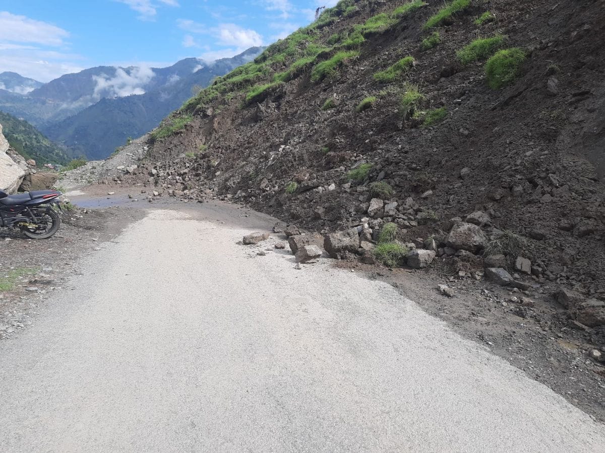 चंबा-कीड़ी मार्ग यातायात के लिए हुआ बहाल। संवाद।