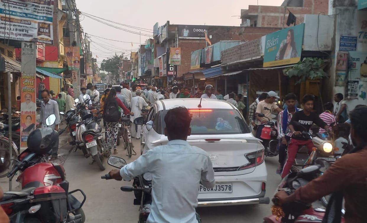Footpaths 'missing' from 40 city roads