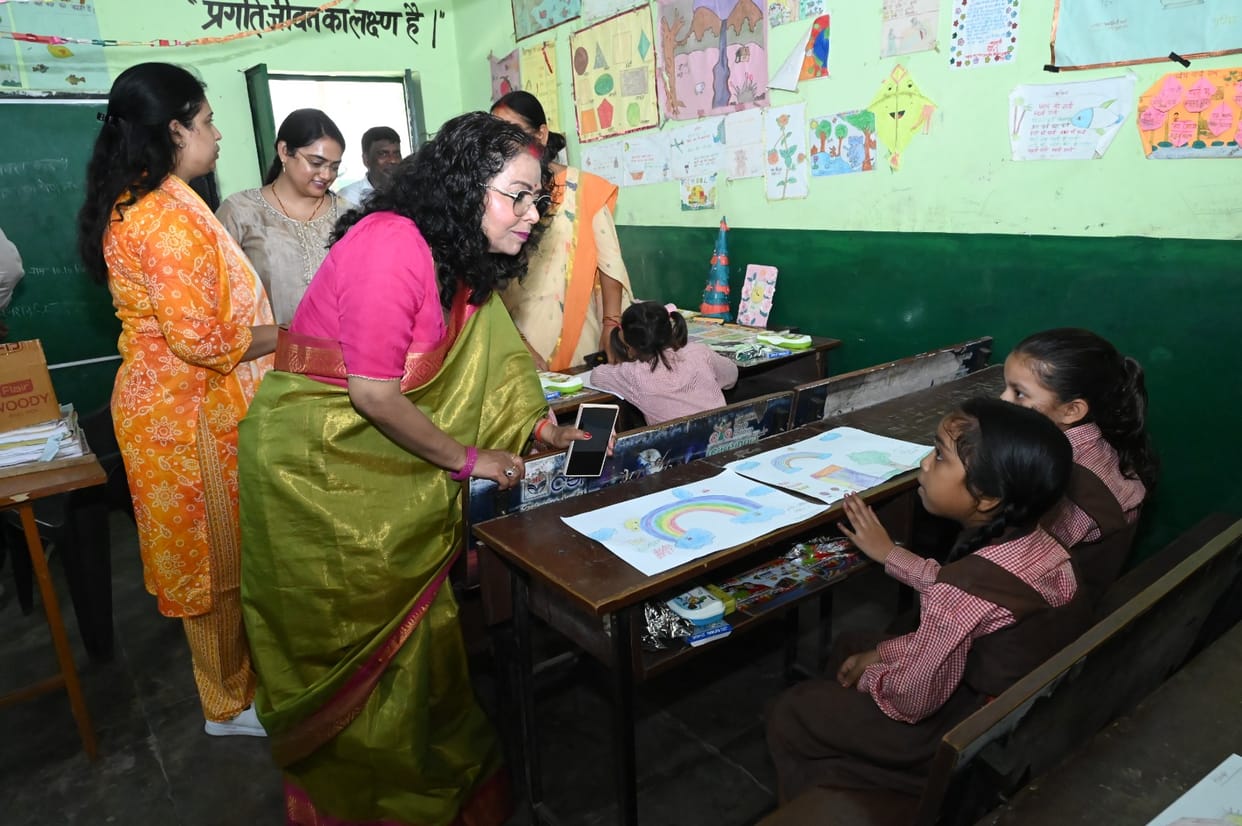 Children wrote stories about their mothers; they will receive awards at the convocation.