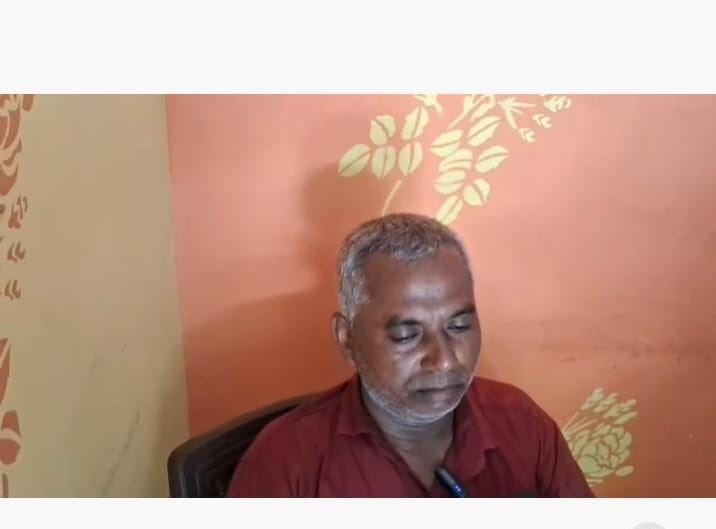 फोटो - 06 जानकारी देते पूर्व जिलाध्यक्ष भारत निषाद। संवाद
