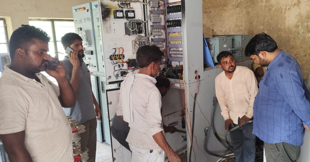 Blast caused by rat entering breaker machine; power supply disrupted for 11 hours.