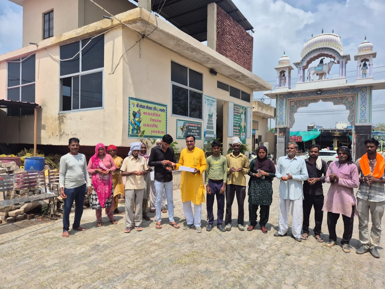Aarti Rao's birthday celebrated with cow service.