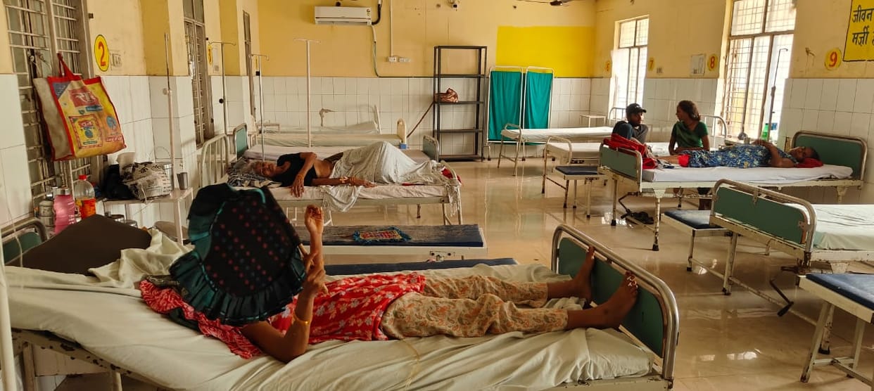 Power supply at the district hospital was out for four hours; many patients returned without undergoing tests.