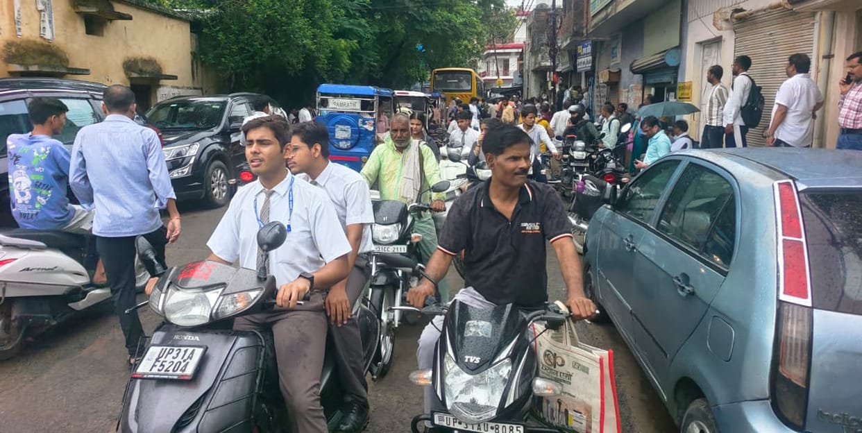 Traffic jam after TET ends