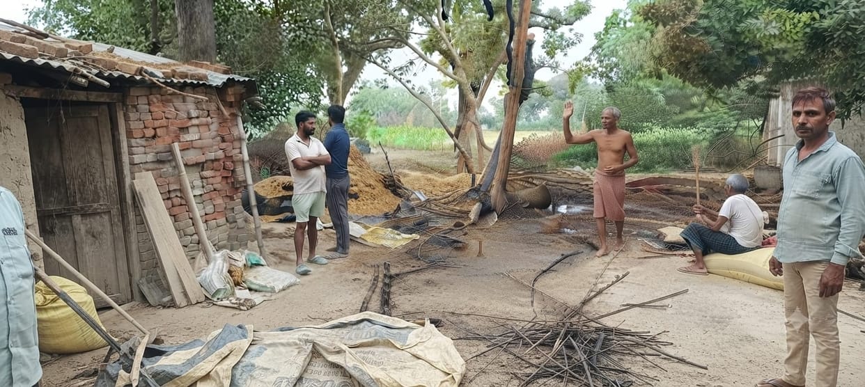 Fire breaks out in thatched shed; four cattle singed