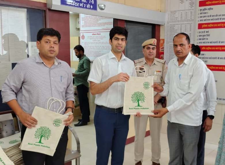 Use jute bags instead of polythene: DC