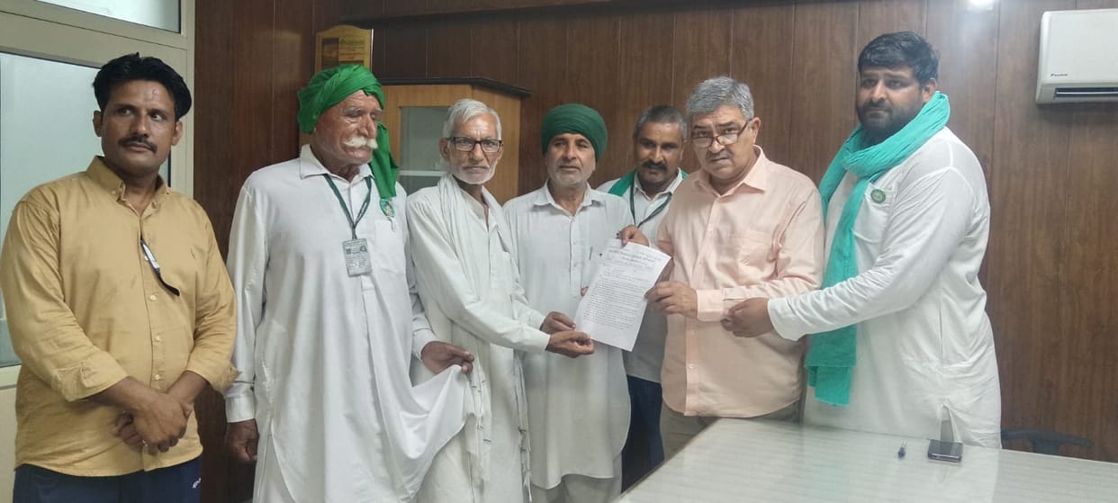 Bharatiya Kisan Union submitted a memorandum to the Chief Minister regarding the drinking water problem.