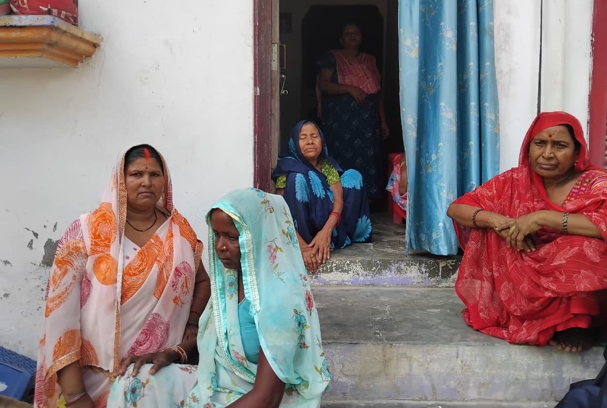 Last rites of mother and daughter who died in the accident performed in Ayodhya