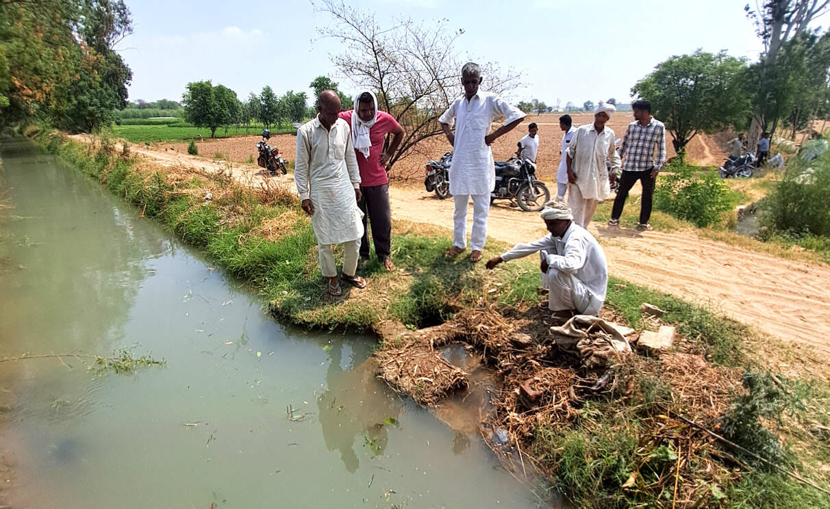 farmers protest against invalid moga on canal