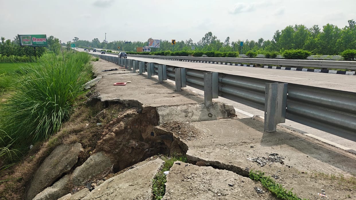 Edge of Delhi-Dehradun Expressway caves in due to rain