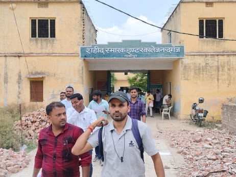English and Sanskrit questions stunned