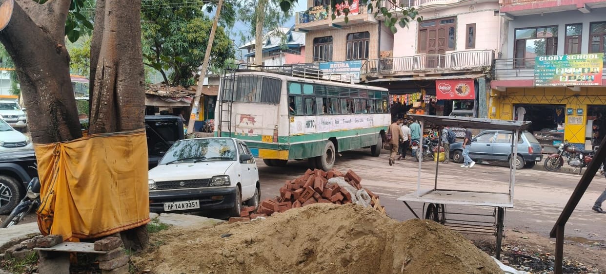Locals distressed by the dilapidated state of Patta Mahlog bus stand; demand for widening.