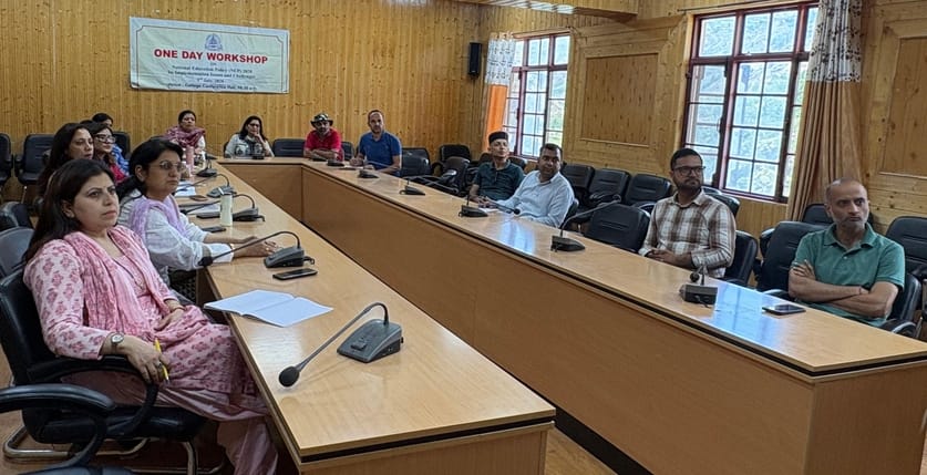 Teachers at Saraswatinagar College underwent training on the effective implementation of the National Education Policy