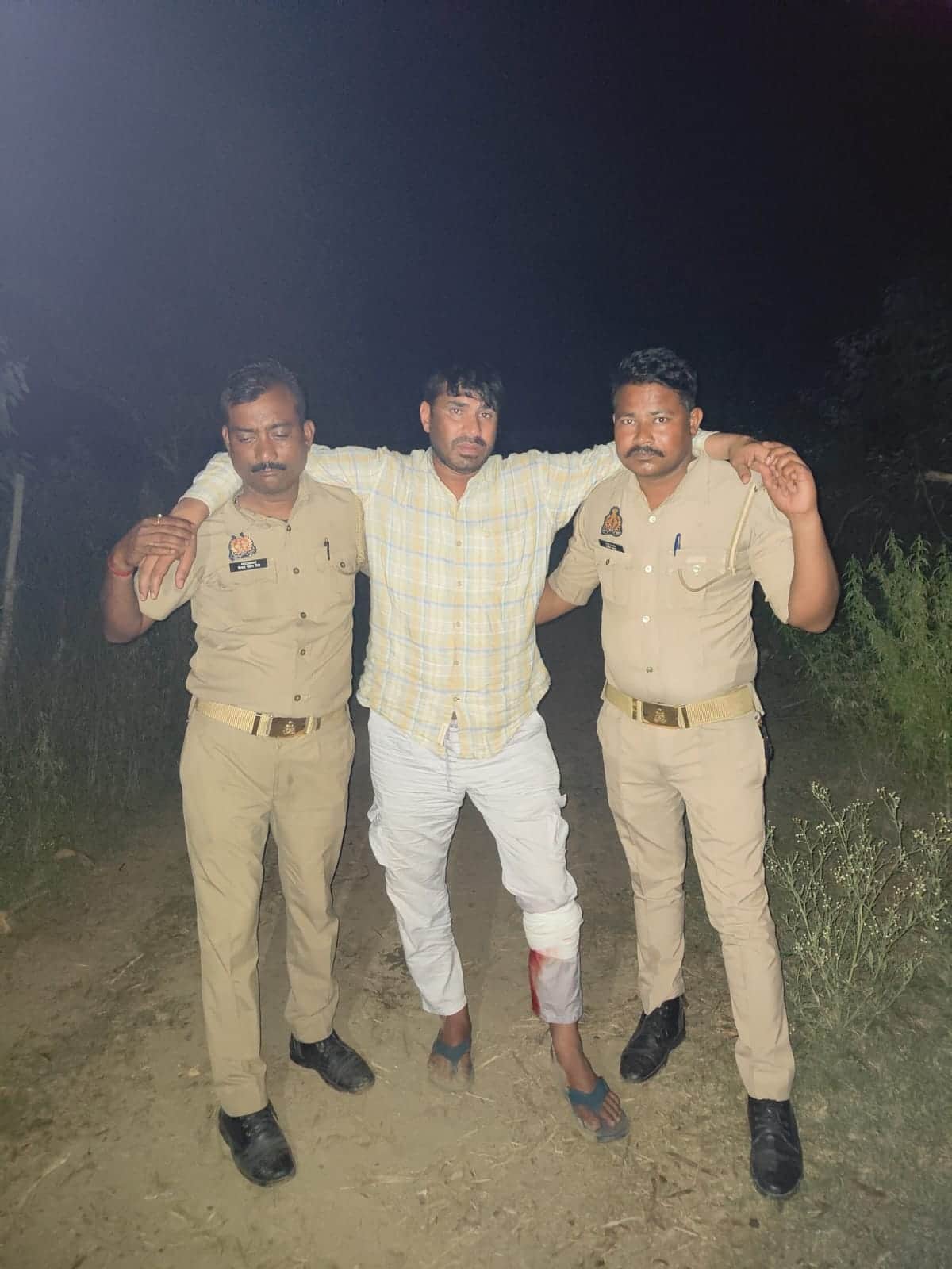Criminal Riyaz, alias Babu, arrested in police encounter; shot in the leg.