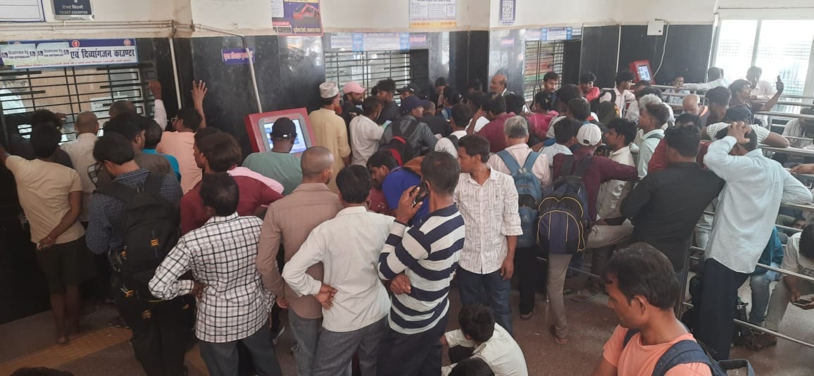 The Kamakhya Express and the Jammu Tawi-Barauni Express will pass through Ayodhya today.