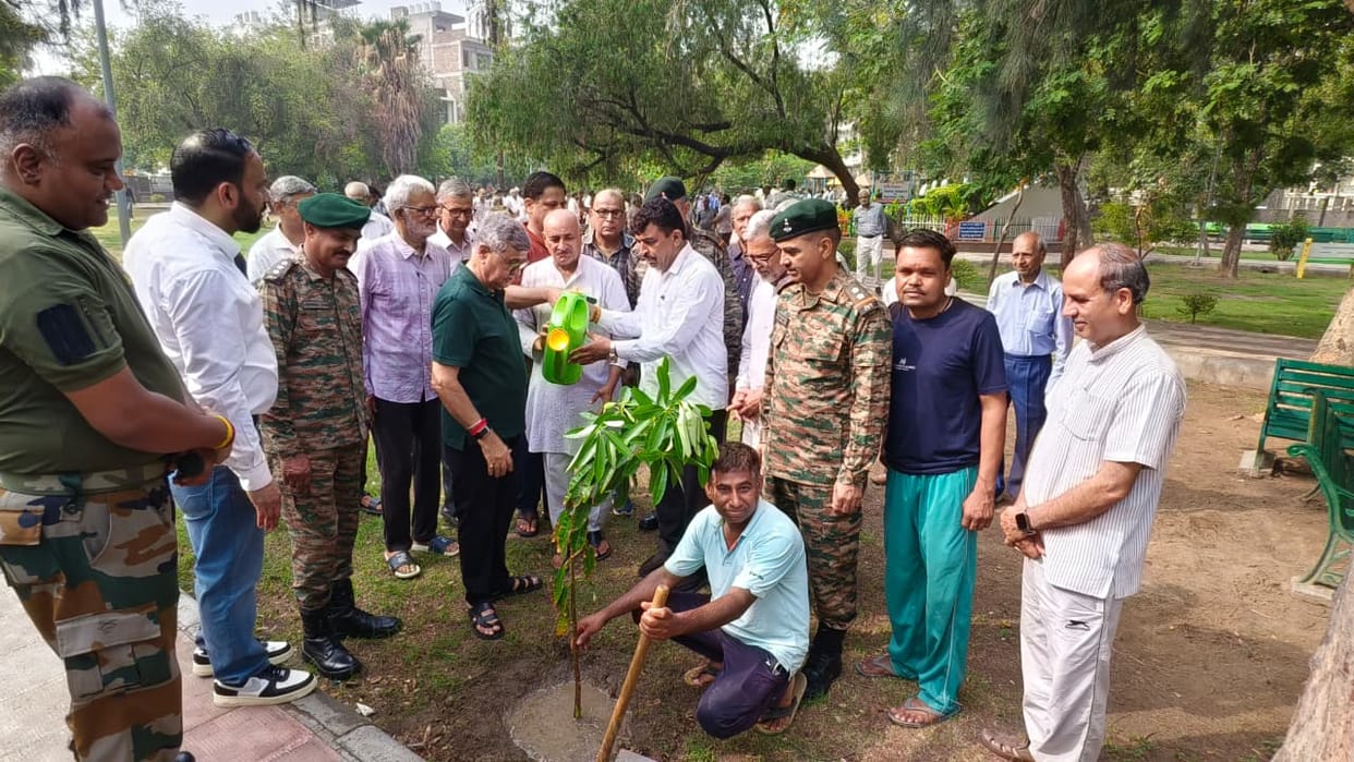 The MLA contributed 10 lakh for the Double Park library.