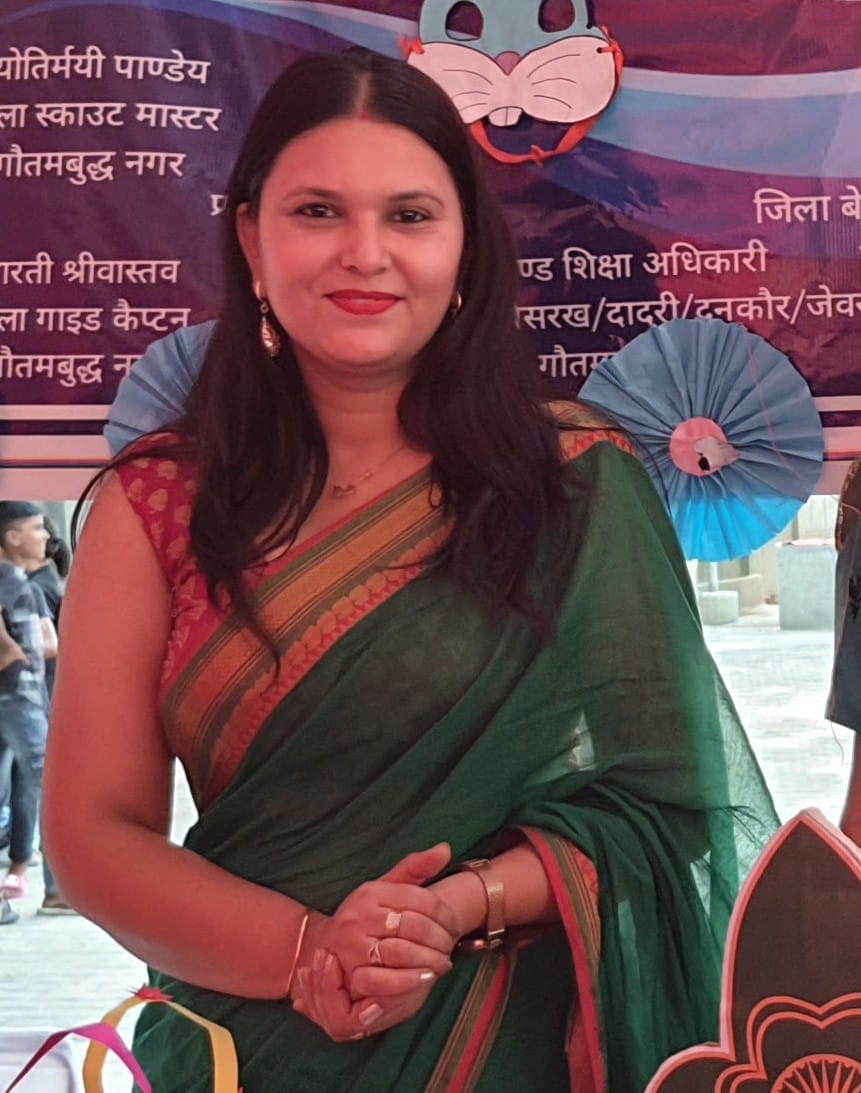 गुरुमंत्र : किताबी पढ़ाई के साथ सोशल मीडिया का सही इस्तेमाल भी सिखाएं