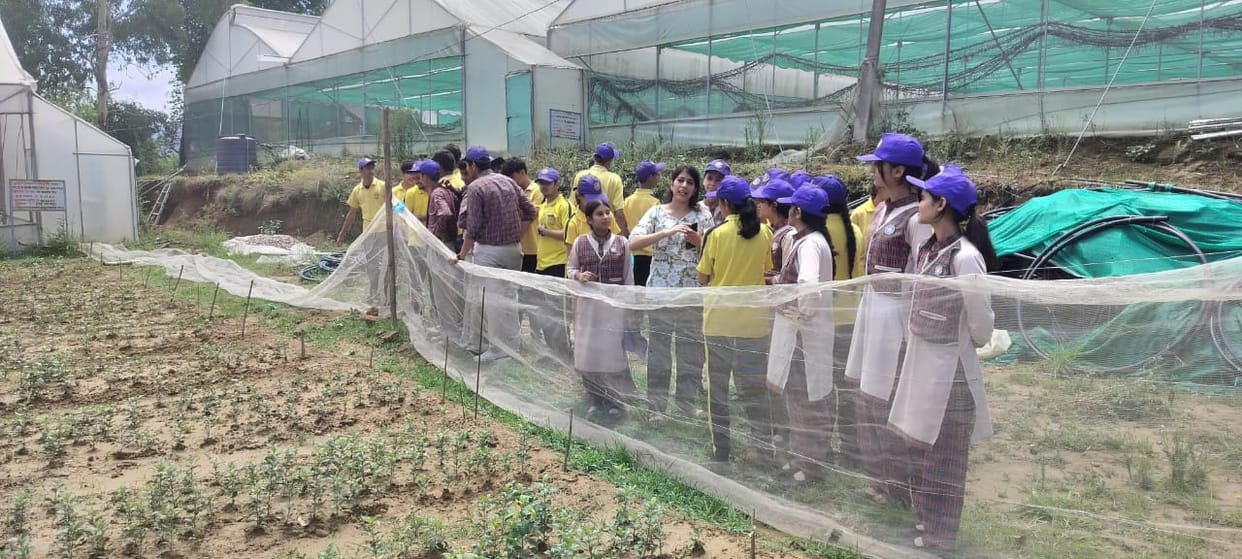 NSS volunteers undertook an educational visit to the biotech institute.