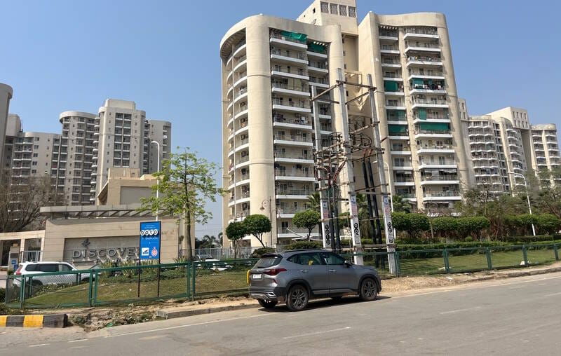 Resentment among residents against the builder at Discovery Park Society.