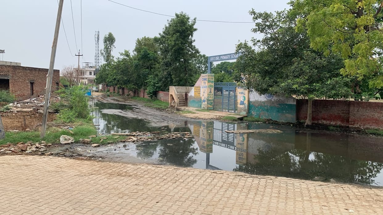 Waterlogging in Baranpur worsens problems after rain, villagers express anger over contractor's negligence