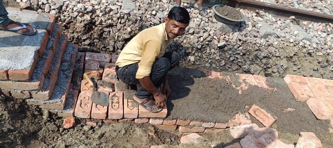 Use of substandard material in platform construction; complaint lodged with the DRM.