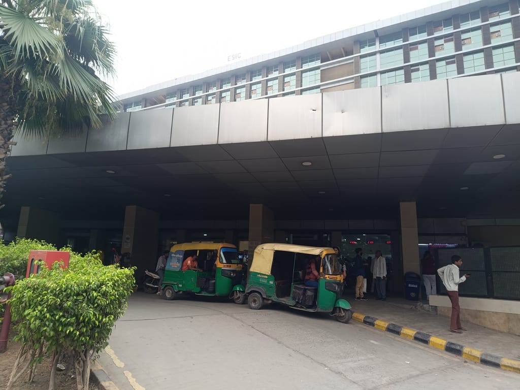 Autos parked outside OPD and emergency areas cause inconvenience to patients.