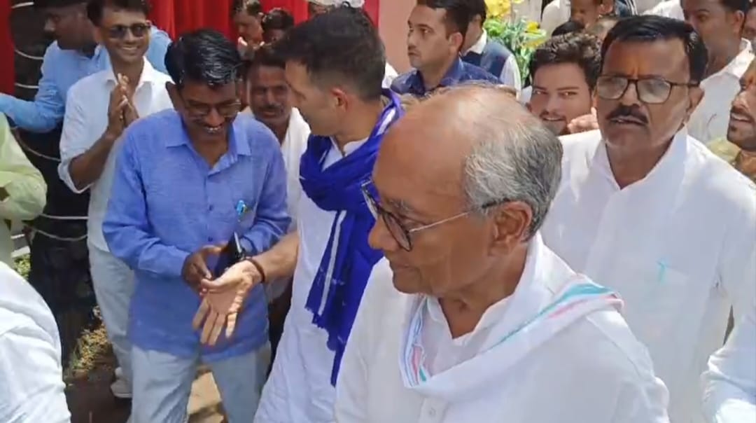 जीतू पटवारी और दिग्विजय सिंह