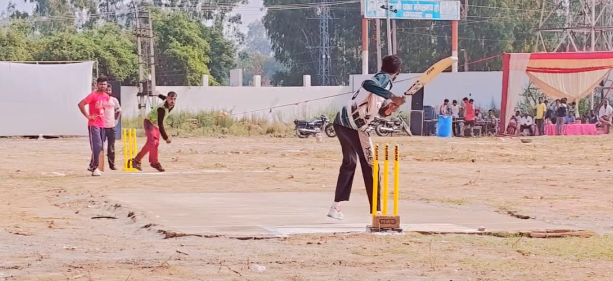 Fatuhpur defeated Kirmach by 12 runs, and Mirzapur defeated Jadaula by 10 runs.