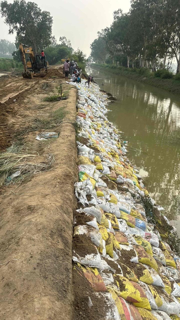 Repair of Bhiwani Sub-Branch Canal completed in Lakhanmajra.