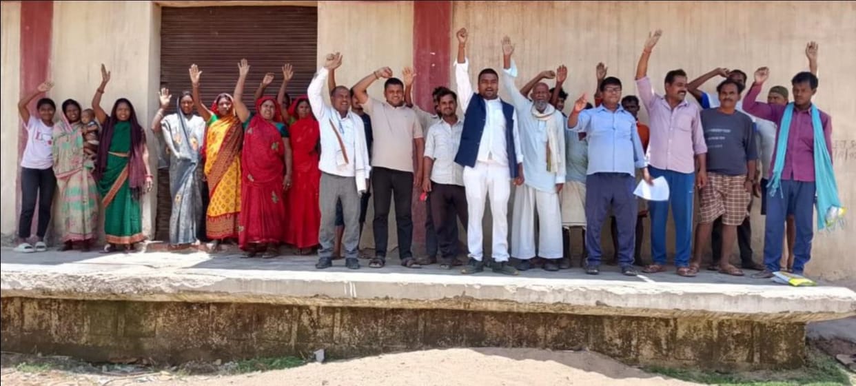 Farmers upset over the non-availability of fertilizer staged a protest