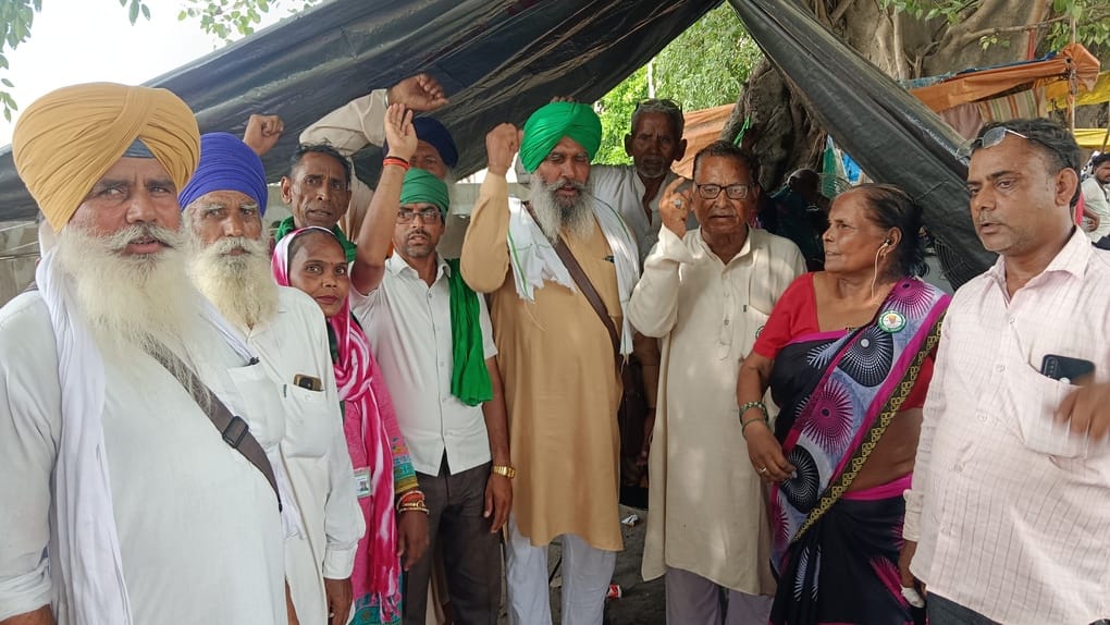 BKU postpones effigy-burning programme; hunger strike continues for the eighth day.