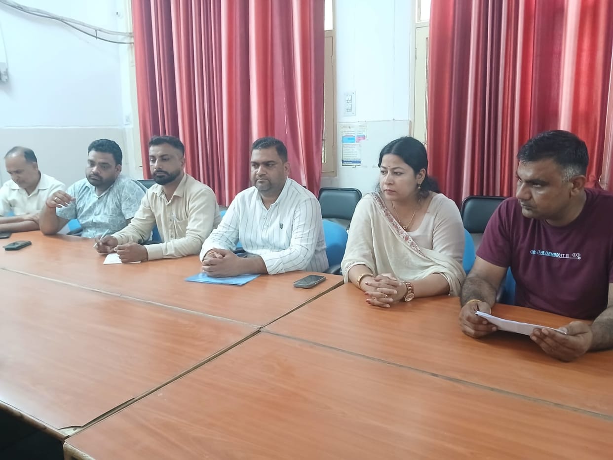 MPHW employees will lay siege to the Health Minister's Rampura House today.