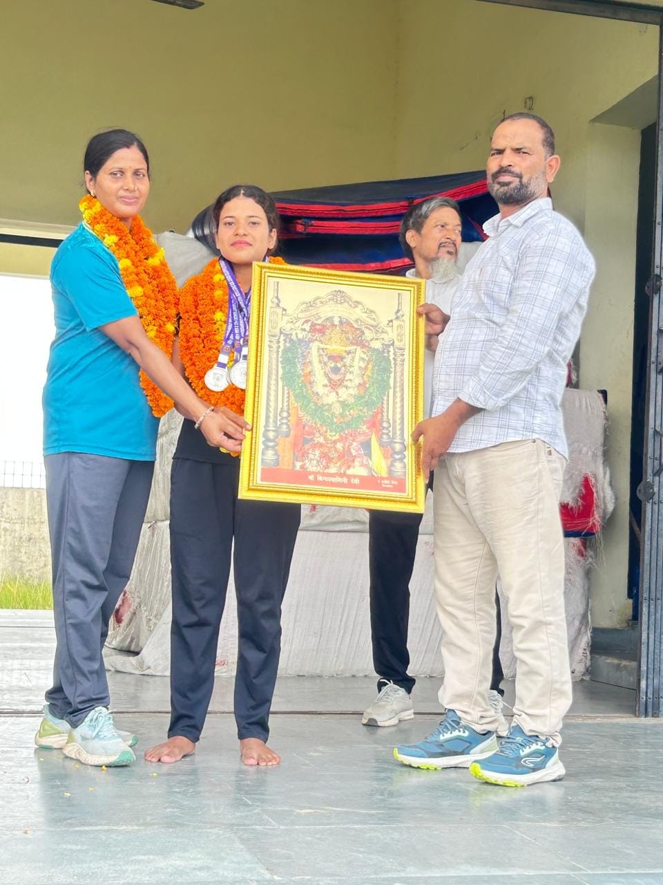 Powerlifter felicitated upon returning with a silver medal