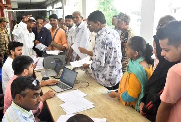 286 cases were received during the Municipal Corporation's 'Sampoorna Samadhan Diwas' (Comprehensive Grievance Redressal Day); complaints regarding house tax were the most numerous.