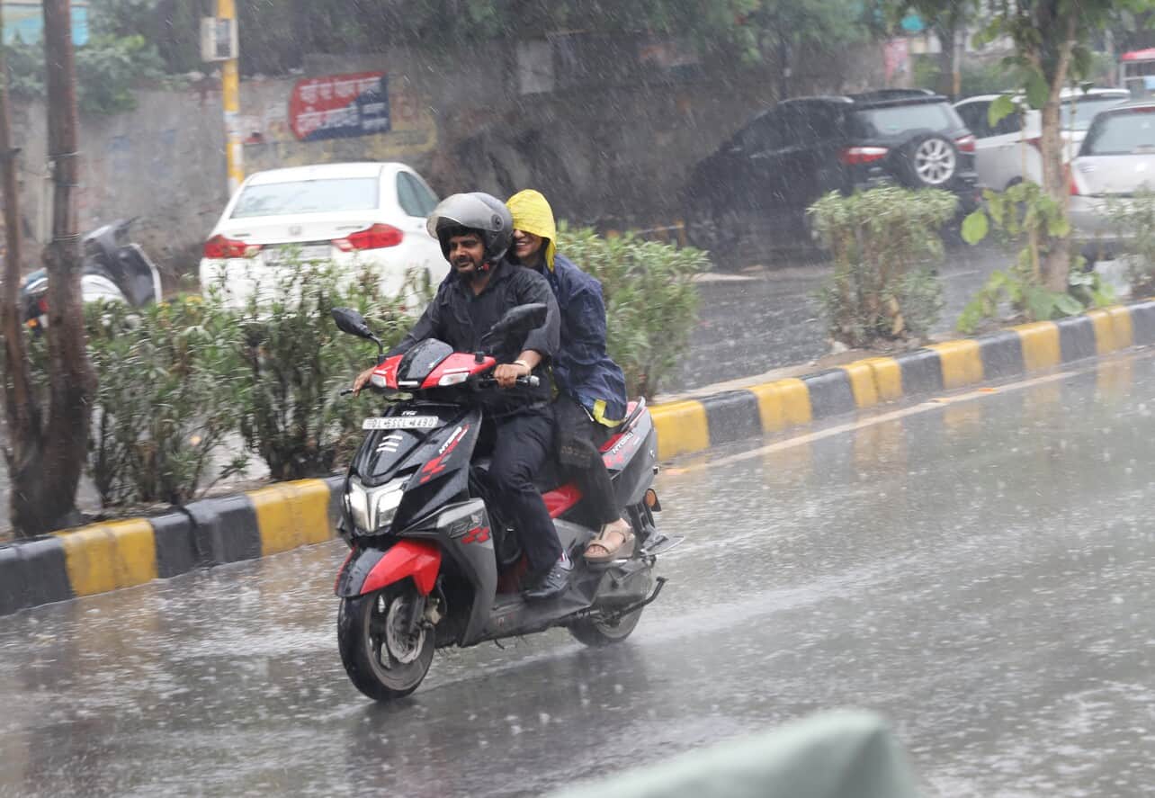 Delhi Weather Forecast Temperature drops in Delhi due to heavy rain
