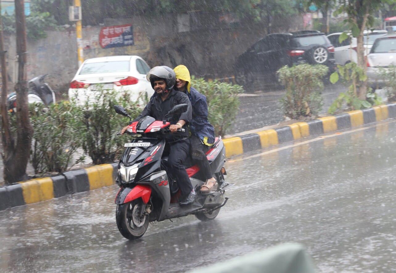 Delhi Weather Forecast Temperature drops in Delhi due to heavy rain