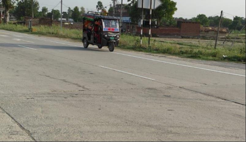 Ghazipur News: मनाही के बावजूद हाईवे और फोरलेन पर ई-रिक्शा चालक रौंद रहे नियम