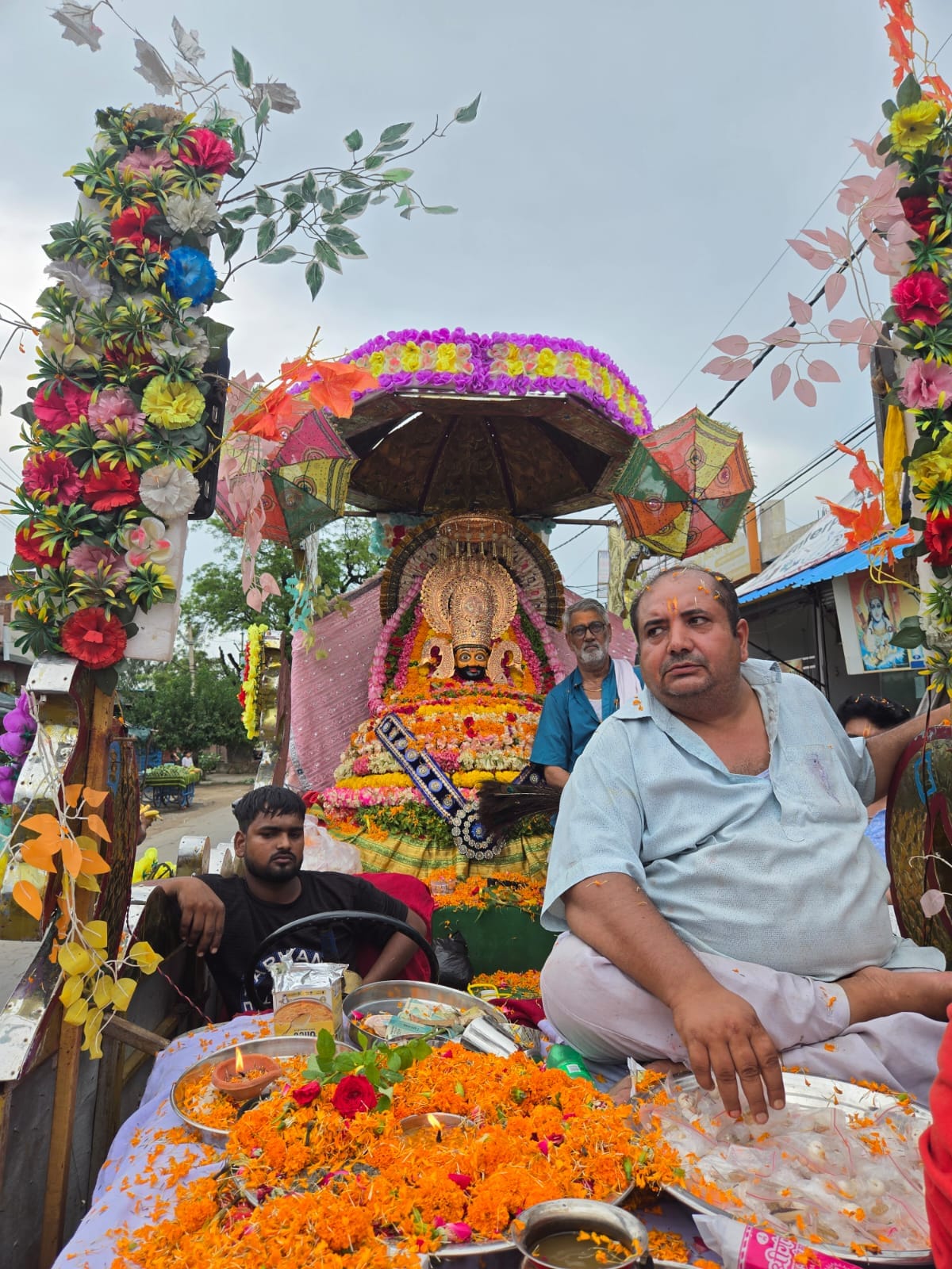 Bahsuma resounds with chants of 'Jai Khatu Shyam'; Nishan Yatra taken out with great fanfare.