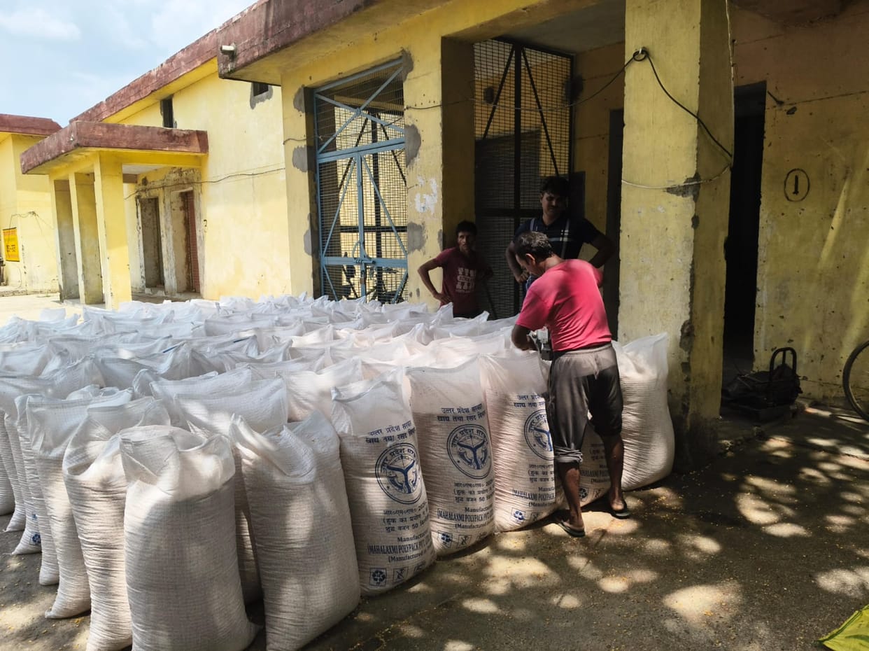 The government rate for maize is 2,400, yet farmers are selling it at commission agent shops for 2,000.
