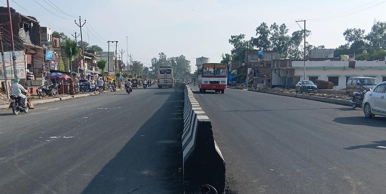 Road widening work from Bareilly Mod to Jalalabad completed.